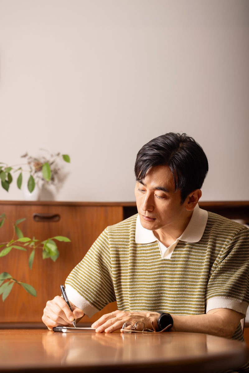 27세 배우로, 58세 작가로 신인상… “삶은 끝까지 봐야 아는 장편소설”