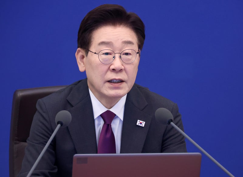 李 ‘일베 폐쇄’ 글에 댓글 2200개… 공방 격화