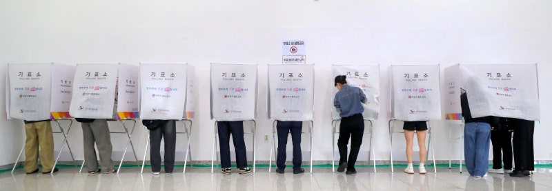 이원택·김관영 초접전… 전북 사전투표율 35% 1위