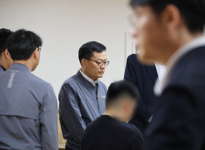 “계약직이 뭘 알아, 당신들이 지옥 불로 집어넣었다”… 한화에어로 참사 유족들 울분
