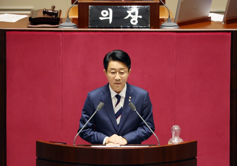 <b>국회</b>의장에 <b>조정식</b> 선출… “속도감 있는 입법” 약속