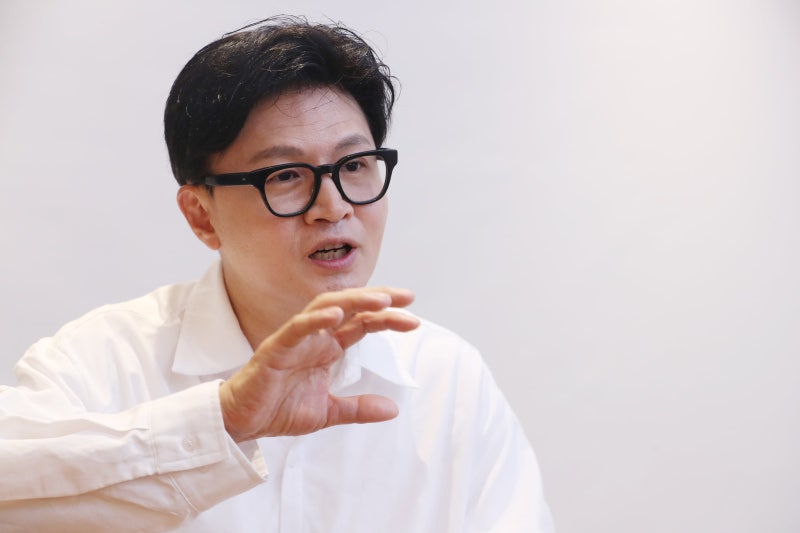 “정치 인생 걸고 황산벌 전투 치러, 보수 재건 위해 그 누구와도 연대… 국힘 복당? 민심의 시계에 맞출 것”