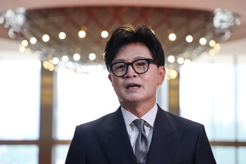 한동훈 “출국금지 연장 유치해... 종합특검, 그냥 접으려니 창피한가”
