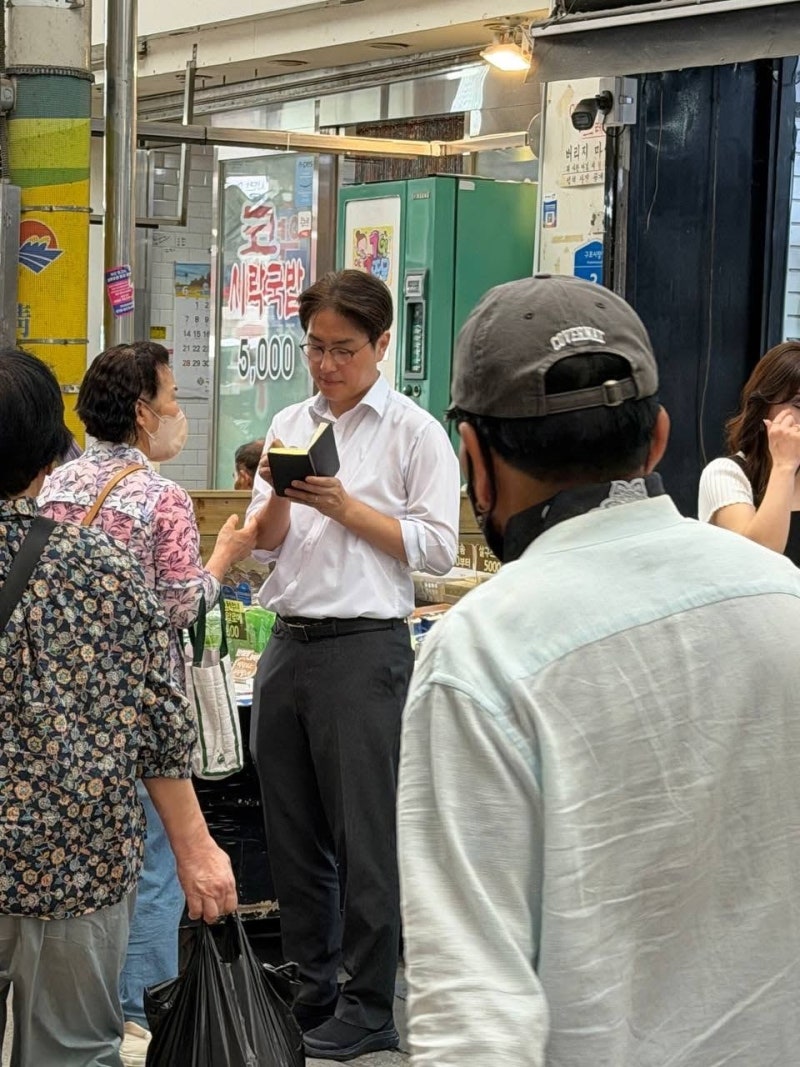 한동훈에 패한 하정우 “다시 구포시장으로”