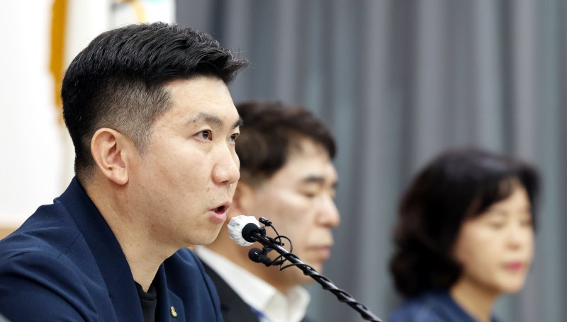 유승민 대한체육회장 “잠실 시위대 법적 대응 검토...공권력 행사 요청”