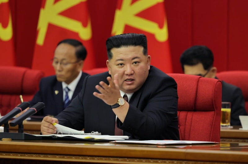 김정은 “韓 핵잠 보유 추진, 군사 연습으로 정세 극도 악화… 가장 적대적 국가”