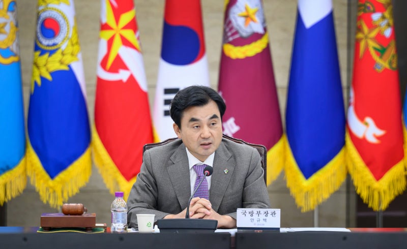 ‘국방장관 탄핵’ 국민청원 10만명 넘어