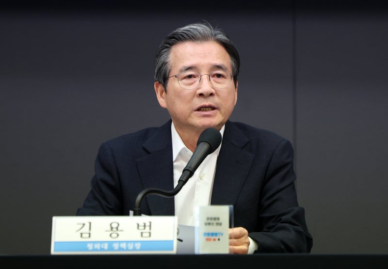 김용범 “부동산, 2~3년 전 PF 공급 부족 후과… 이제는 ‘닥치고 지어야’”
