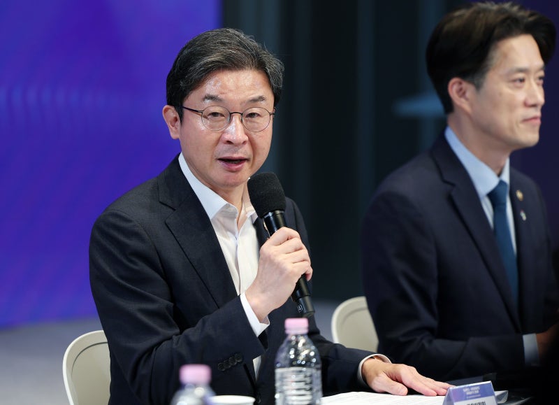 국민성장펀드, 리가켐바이오·LIG D&A에 1조원 투자