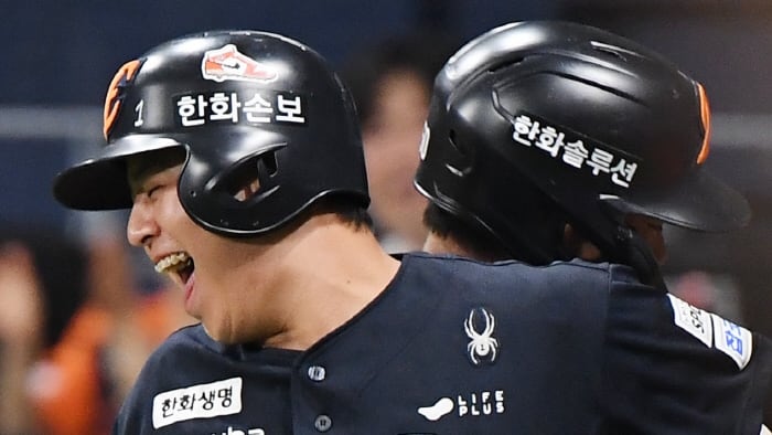 노시환, 데뷔 첫 4경기 연속 홈런… 한화, SSG 제압