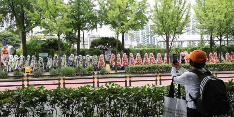 [태평로] 배재고 스타벅스 응원 논란에서 놓친 것
