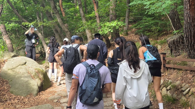 외로운 청춘들 모여 함께 등산… 소개팅 주선자로 나선 지자체