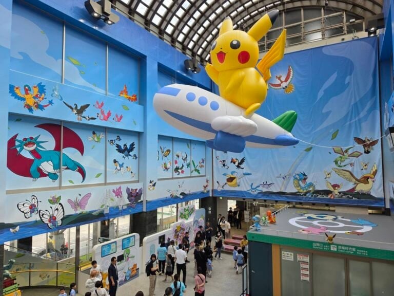포켓몬 공항·코난 공항·구마몬 영업부장… 日 지자체, 만화 캐릭터 달고 부활의 노래