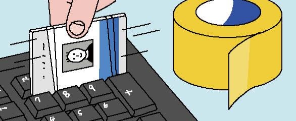 [리빙포인트] 키보드 틈새 청소할 때는