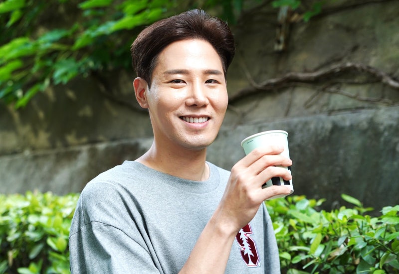 원두 한 알 안 쓰고 세계 커피 시장 1위가 되겠다는 한국 청년 - 뉴스 썸네일 이미지