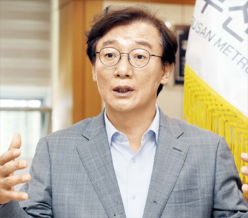 “해수부 이어 해운 대기업 유치… 금융·물류 결합된 해양 수도로”