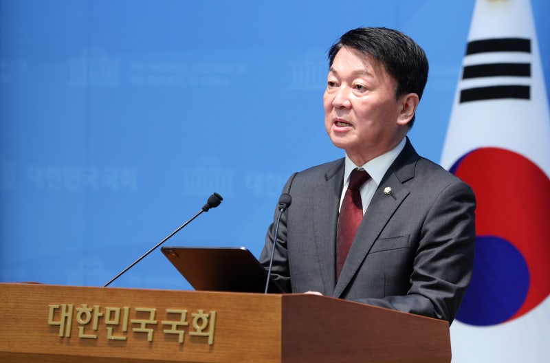 안철수 “한동훈 복당 반대…국민의힘에 얼씬도 하지 말라”