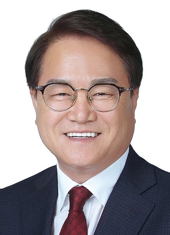 <b>김하수</b> 전 <b>청도군수</b> 야산서 숨진 채 발견... 인사 비위로 수사 받아
