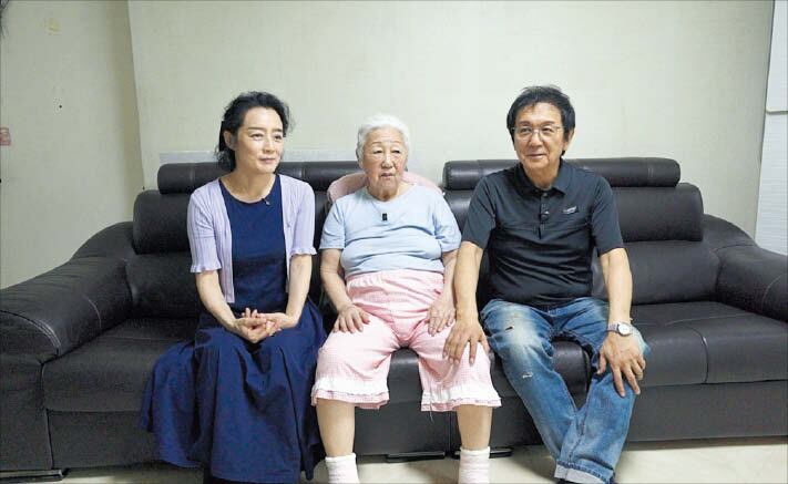 [TV조선] 치매 어머니 돌보는 윤철형
