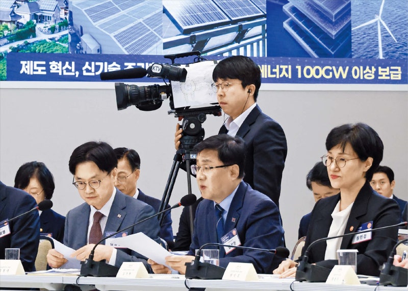 메가 프로젝트 핵심은 전력… 원전·SMR 추가 공식화