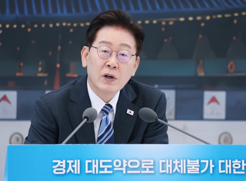 李, ‘<b>삼전닉스</b>’ <b>레버리지</b> ETF에 “보완대책 신속히 마련하라”