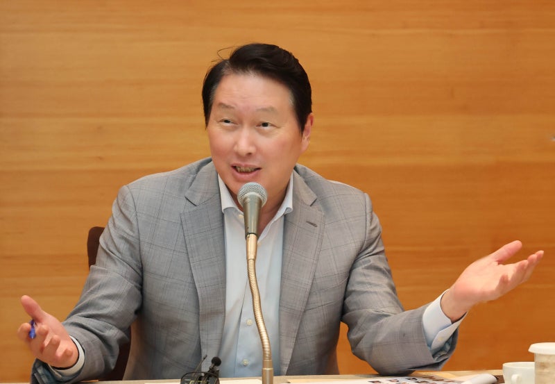 [사설] 최태원 ‘반도체 역풍론’, 기업에 앞서 정부가 고민해야