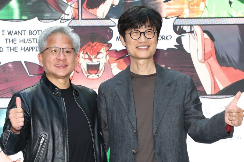 젠슨 황·이해진 ‘AI 깐부’… <b>엔비디아</b>, <b>네이버</b> 주주된다
