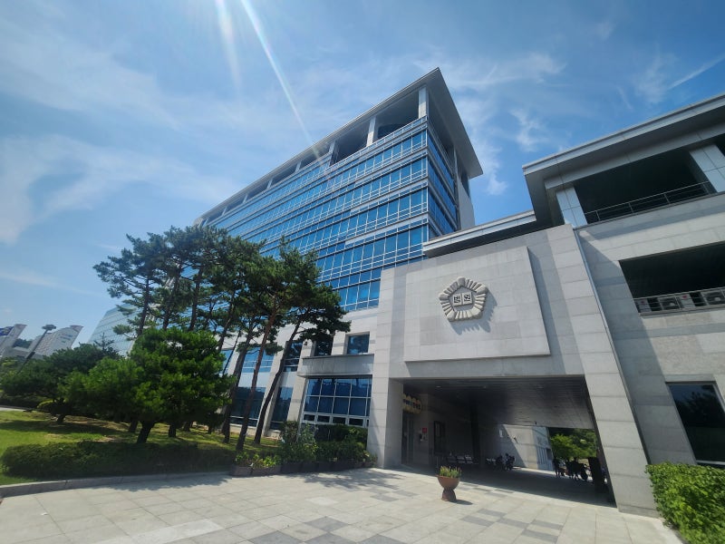 9년간 의붓딸 자매 학대한 계모... 법원, 징역 7년 실형 선고