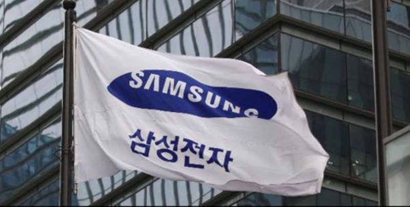 <b>삼성전자</b> 반도체서 89조 넘게 벌었지만 스마트폰 사상 <b>첫 적자</b>