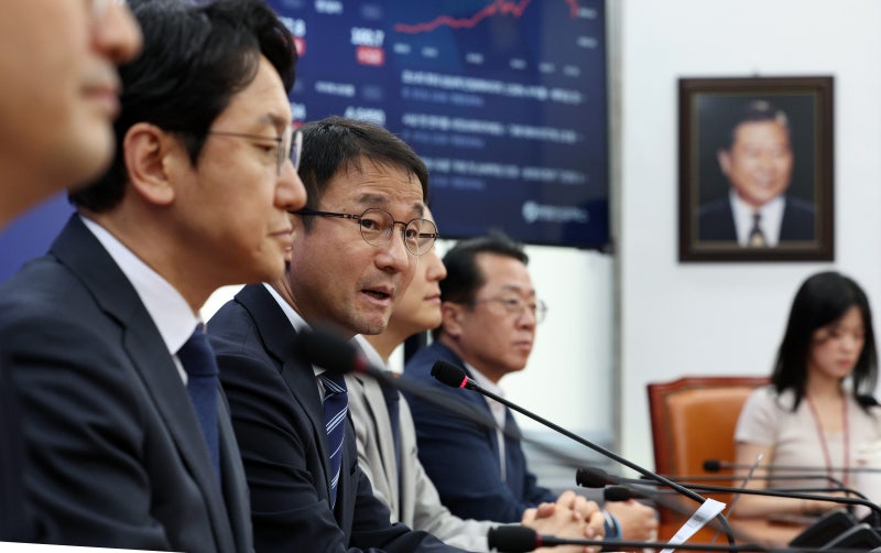 수사권·부동산 흔들리는 민심에… 李, 수습용 카드 꺼내