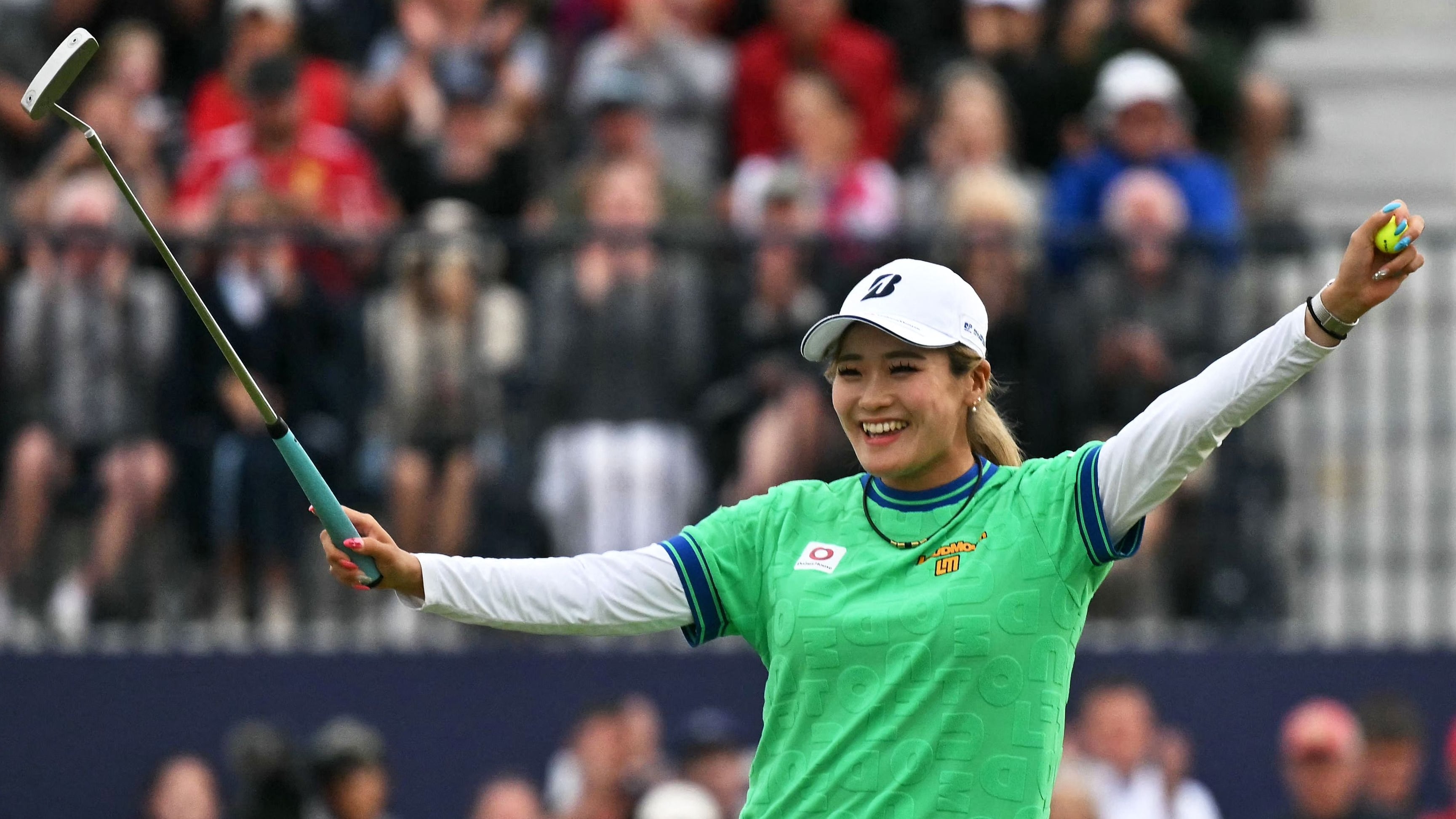 손톱만큼 튀고 화려하게… LPGA에 뜬 신데렐라