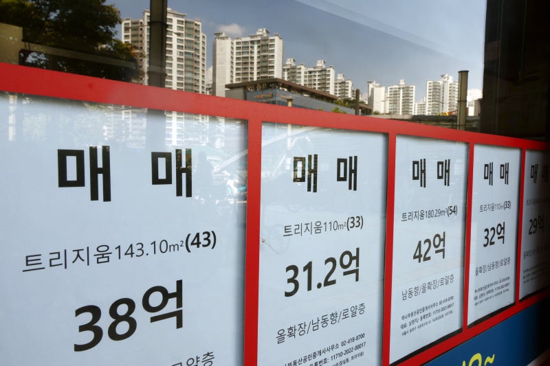 ‘세 낀 집’ 팔라고 세금 압박… 정작 토허제에 막혀 못 판다