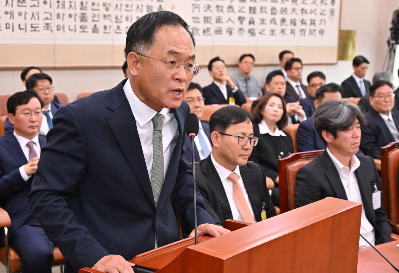 ‘대장동’ 수사 이끈 특수통... <b>강백신 검사 사직서</b> 냈다