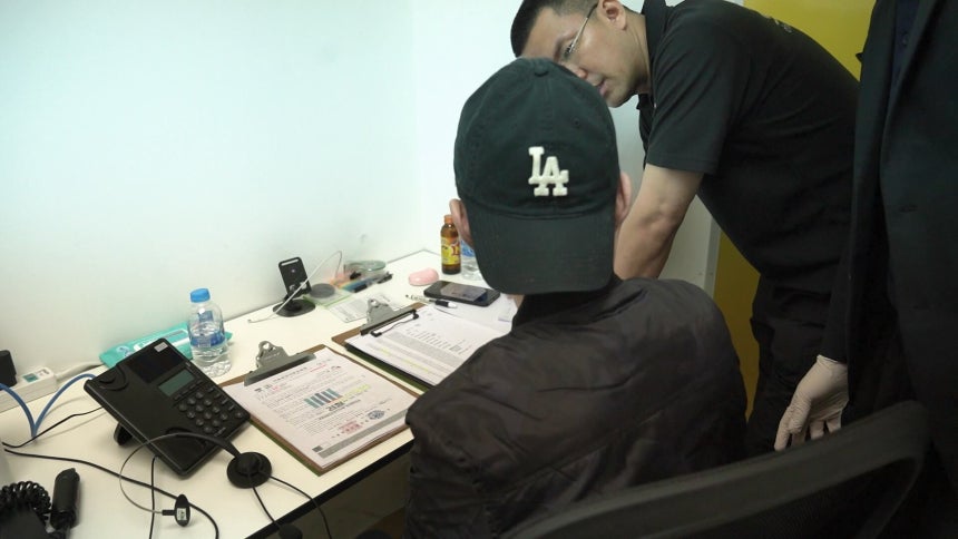 지난해 태국 방콕을 거점으로 67억원대 보이스피싱 범죄를 저지른 범죄 조직 일당이 태국 방콕 현지에 차린 콜센터 사무실의 내부 모습./서울경찰청 광역수사단