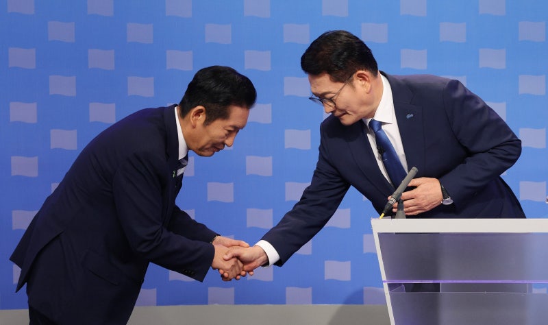 <b>송영길</b>, “<b>정청래</b> 붕어 IQ” 발언 <b>사과</b>...“동지에 쓸 말 아냐”