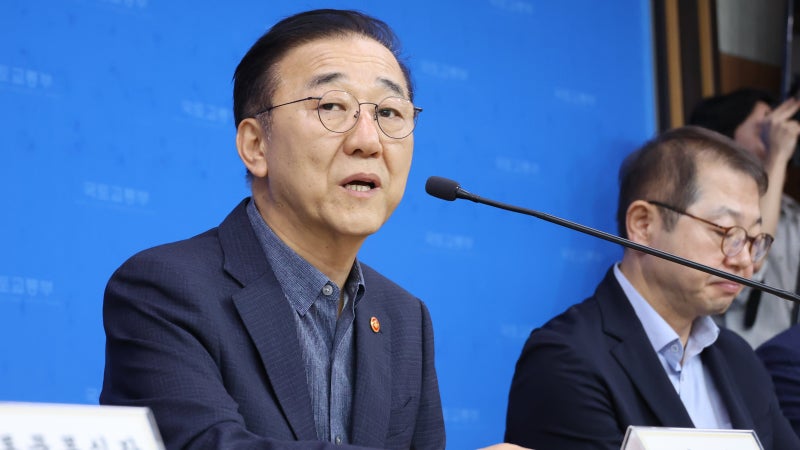 김윤덕 <b>국토장관</b> “<b>주택 공급</b>에 용산공원 전체 활용방안 고민”