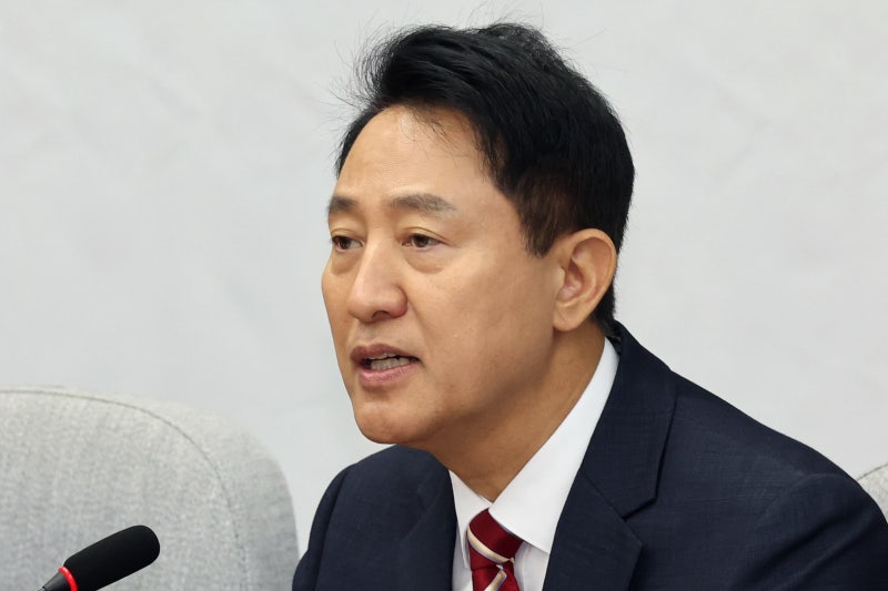 국무회의 간 오세훈 “용산공원 아파트 공급 안돼”