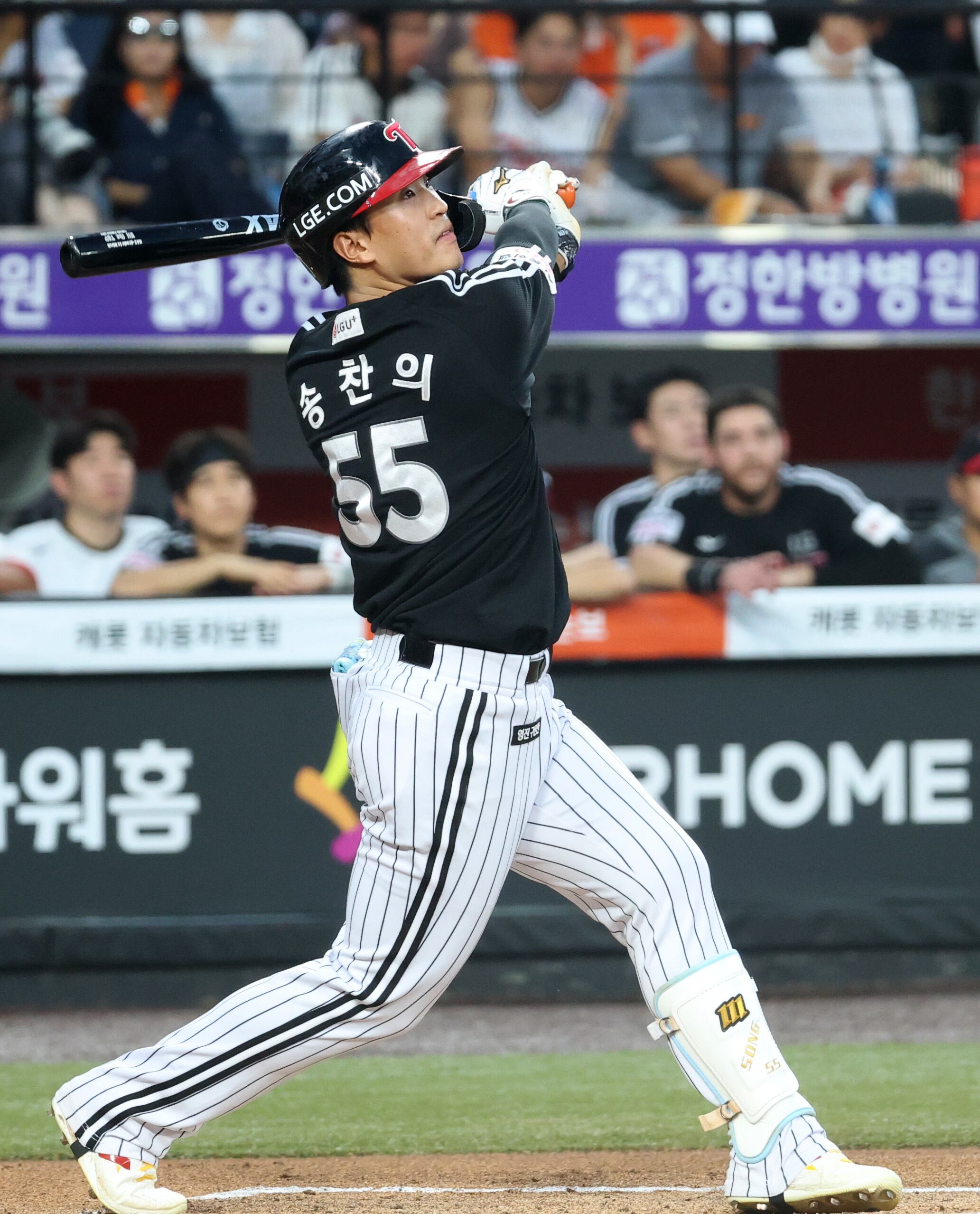 LG, 3점포 두 방으로 3위 탈환...KIA는 키움에 충격의 9회말 역전 <b>만루포</b>...