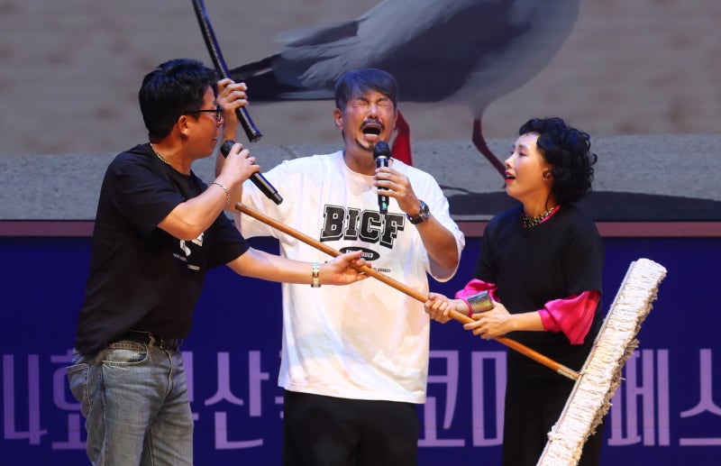 “법에만 안 걸리고 웃기면 돼”… 웃음으로 전유성을 추모한 후배 개그맨들