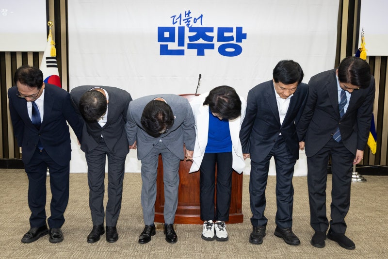 90도 인사, 복장 혁신, 의원 모두 당직… 김민석 아이디어에 의원들 당황