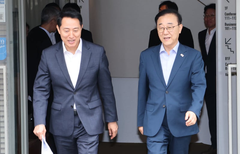 <b>오세훈</b> 제안한 탄천 부지... <b>김윤덕</b> “적극 검토할 것”