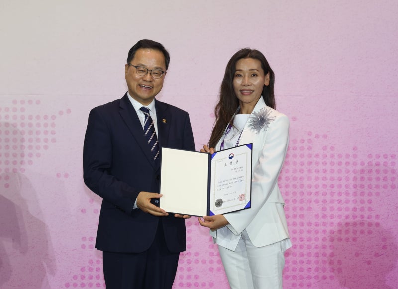 “‘한국' 하면 북한부터 떠올리던 프랑스… 이젠 백화점서 로제 ‘아파트’ 노래 나오죠”