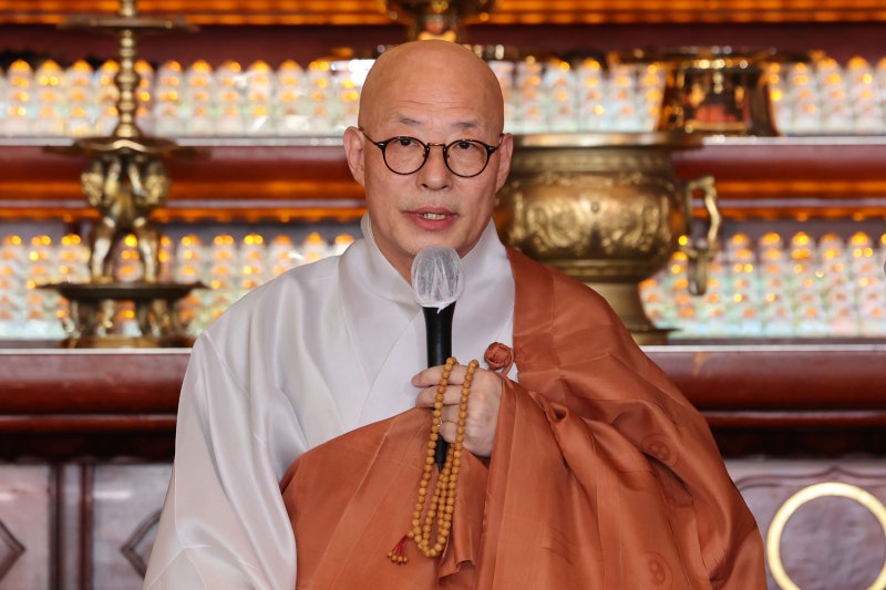“젊고 역동적인 불교로”... 진우 스님, <b>조계종 총무원장</b> 연임