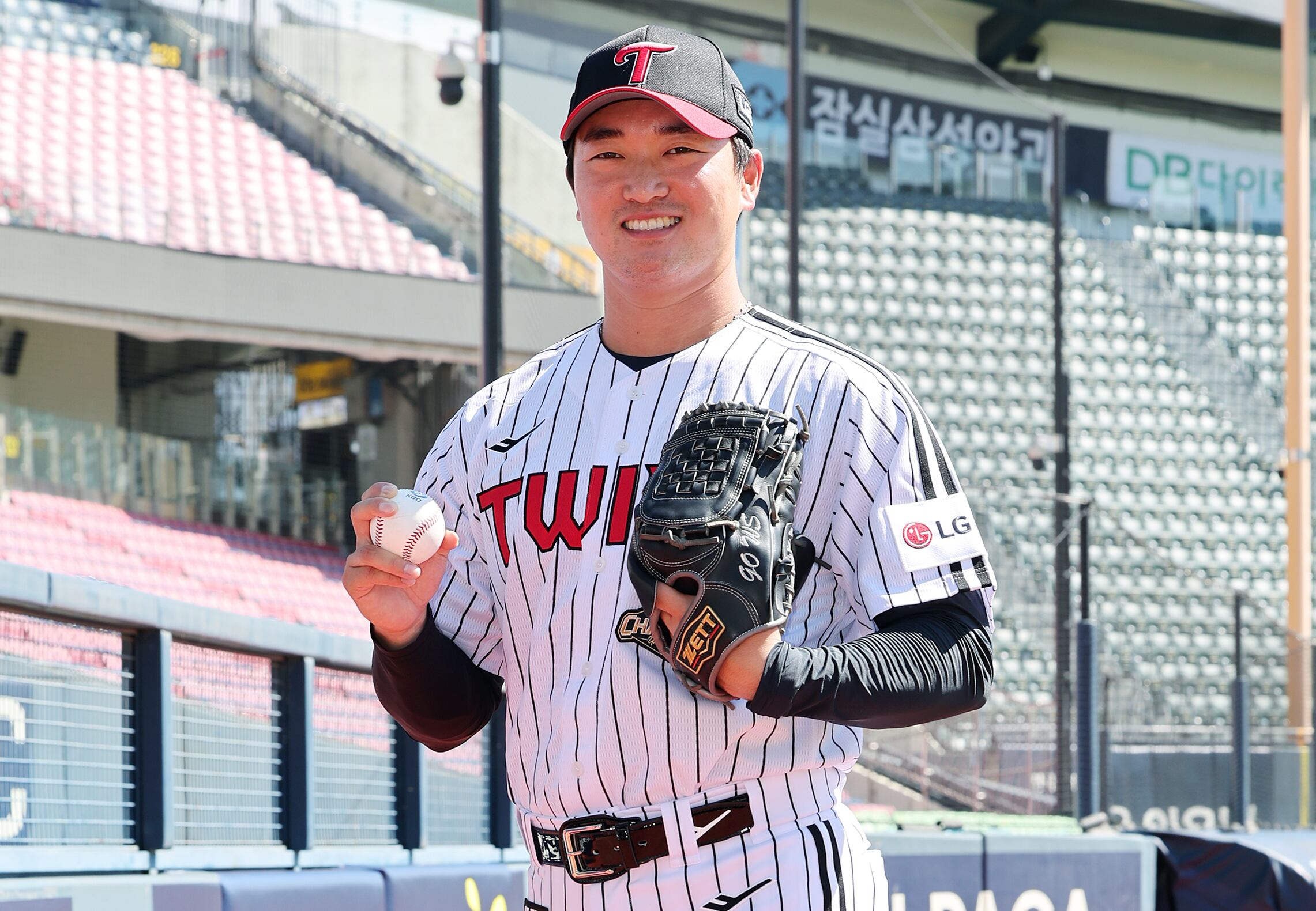 구광모 회장도 반긴 <b>고우석</b> <b>복귀</b> ... “MLB서 살아남고 싶었어, <b>LG</b> 팬들 ...