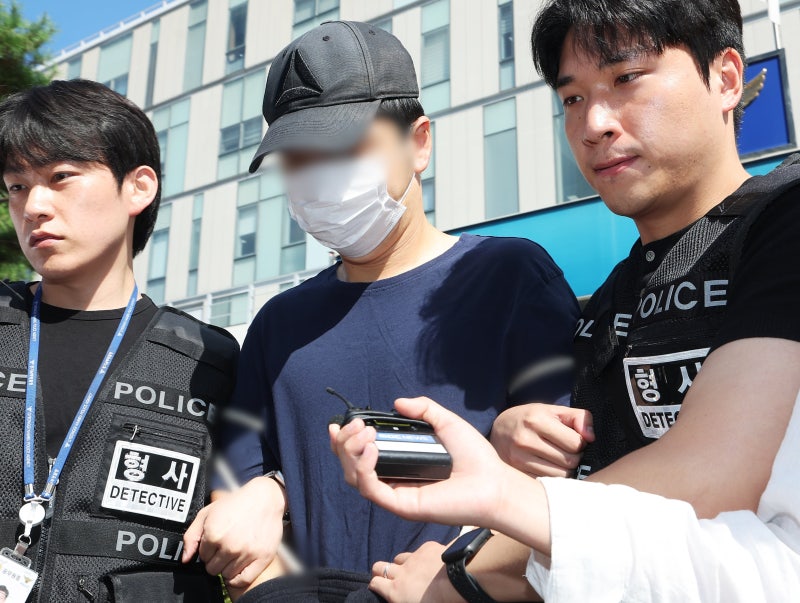 이혼소장 주소 찾아가 <b>아내 살해</b>, 현직 <b>공무원</b> 구속