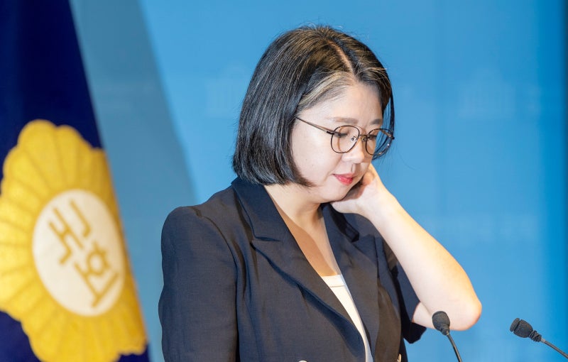 용혜인黨, 민주당에 청구서 “지역구·장관도 겸직 막아야”
