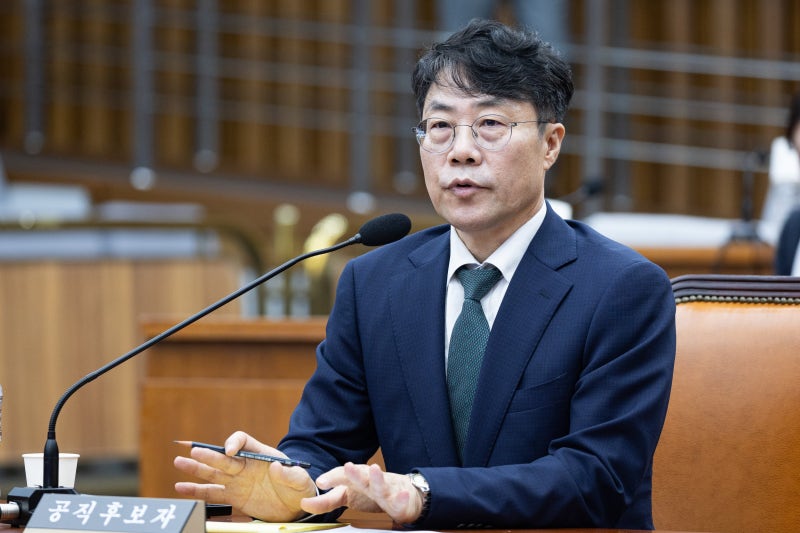 <b>제넨셀</b> 영장 기각 판사…김성수 대법관 후보자 “사실이면 엄중 징계”