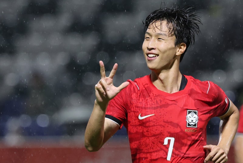 <b>엄지성</b> 46분 만에 해트트릭... 첫판 ‘엄지’ 치켜든 남자축구