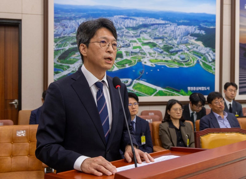 李가 추진했던 기본주택 공방… 洪 “실패한 제도 아냐” 野 “사회주의...