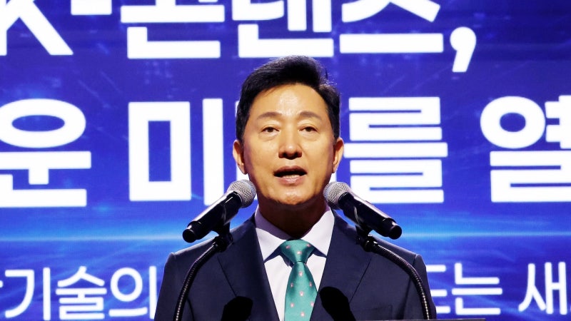 오세훈 “부동산 문제가 <b>대통령 지지율</b> 하락 원인...전세난 책임져야”
